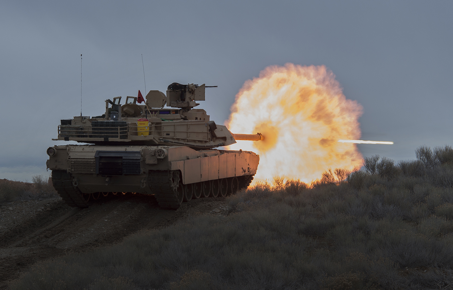 Abrams MBT firing
